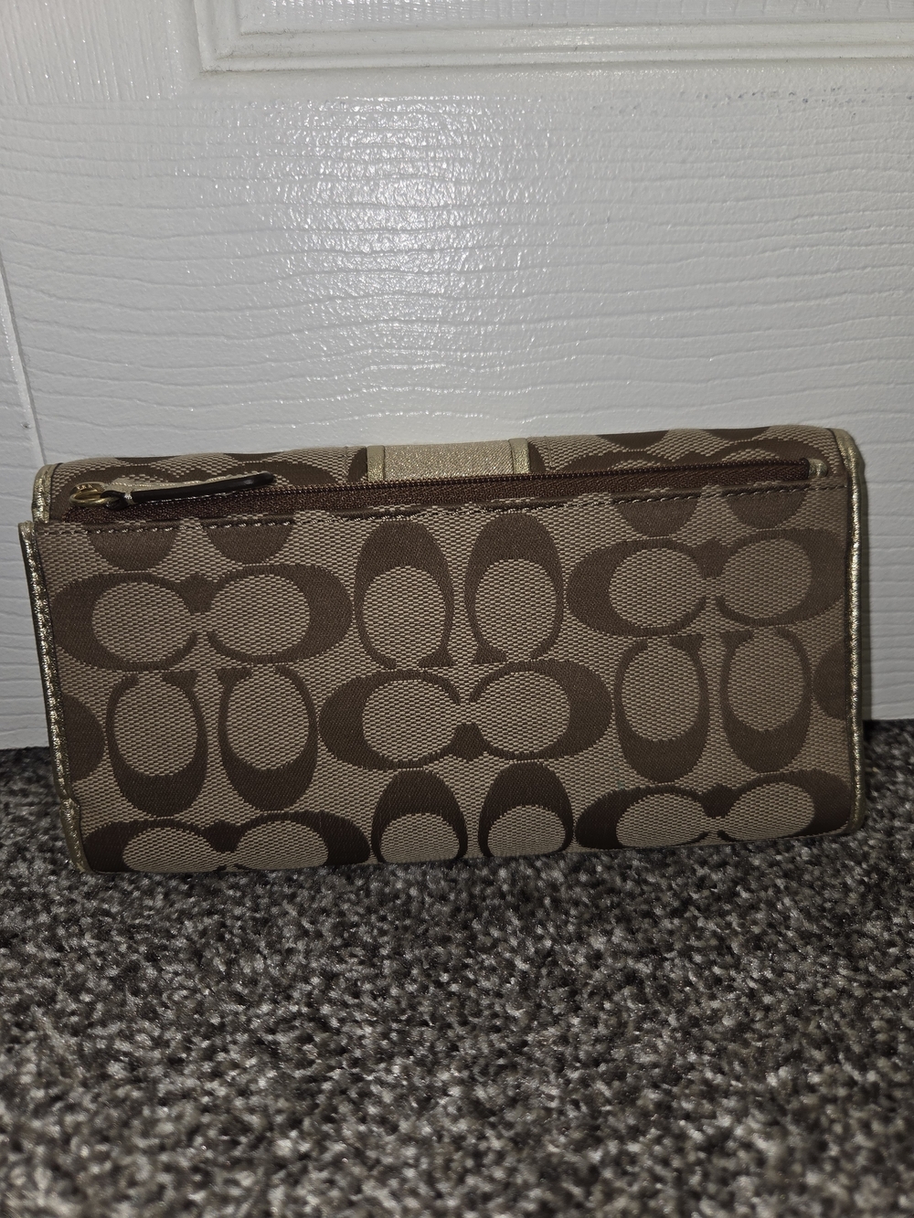 Coach Signature Wallet - Picture 4 of 6